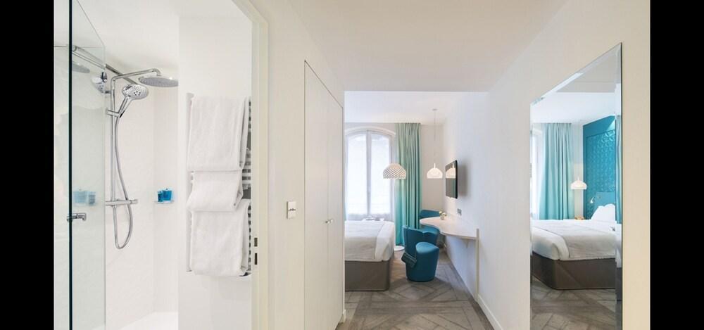 Gare De L'est, An Ihg 4*