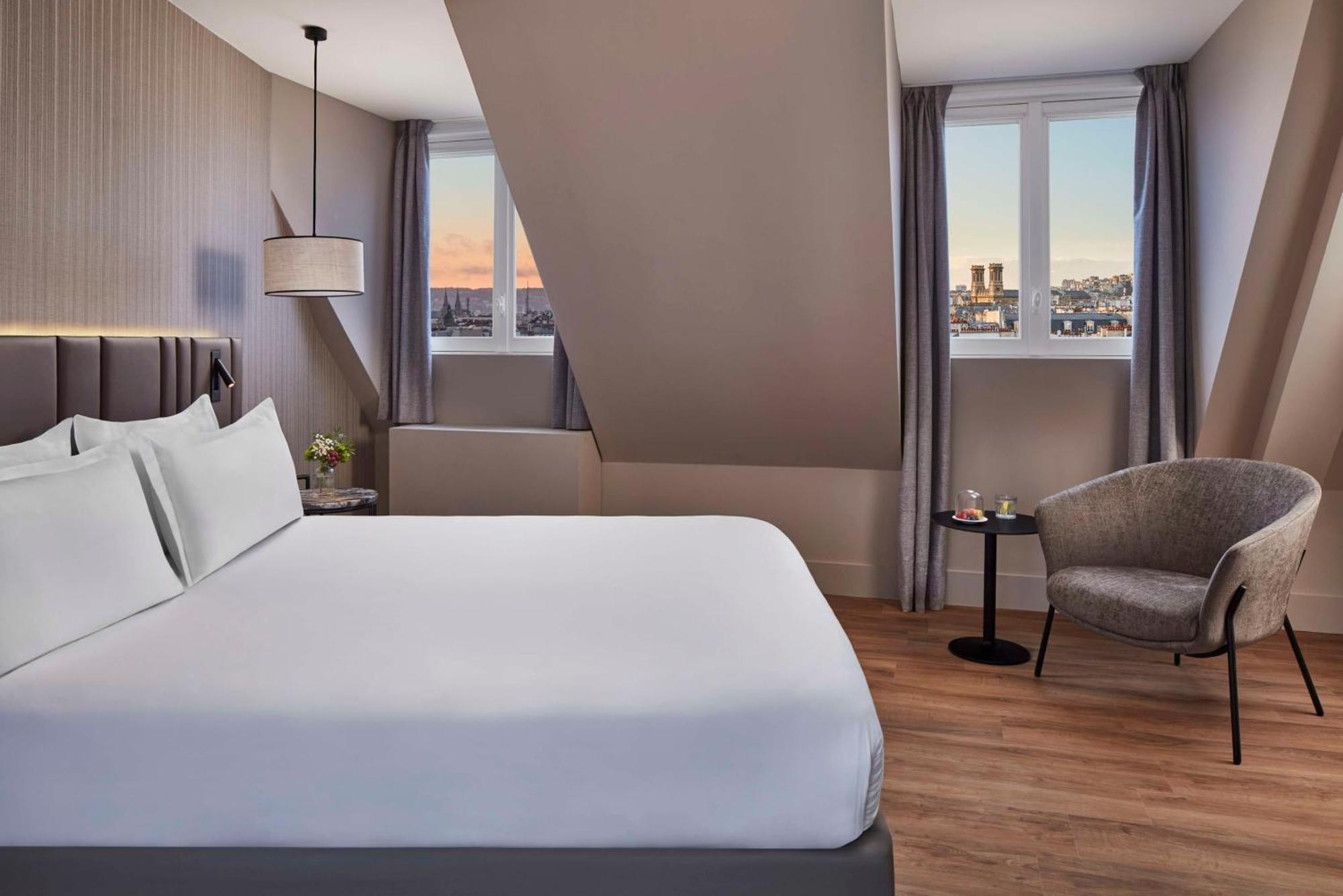Gare De L'est, An Ihg 4*