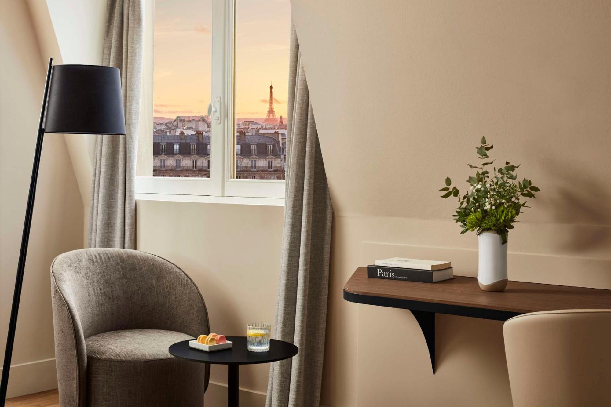 Gare De L'est, An Ihg Hotel